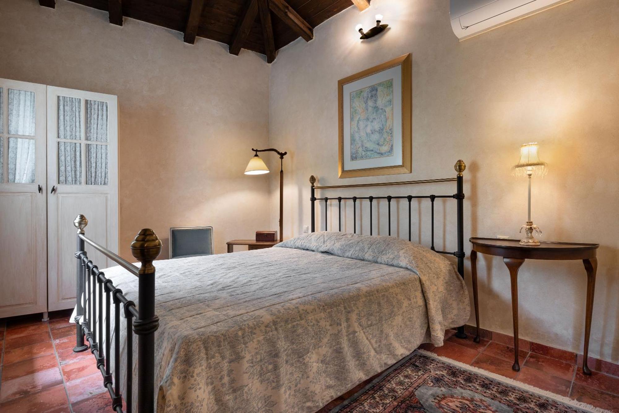 Ostra Menalon Luxury Suites Kardaras Экстерьер фото