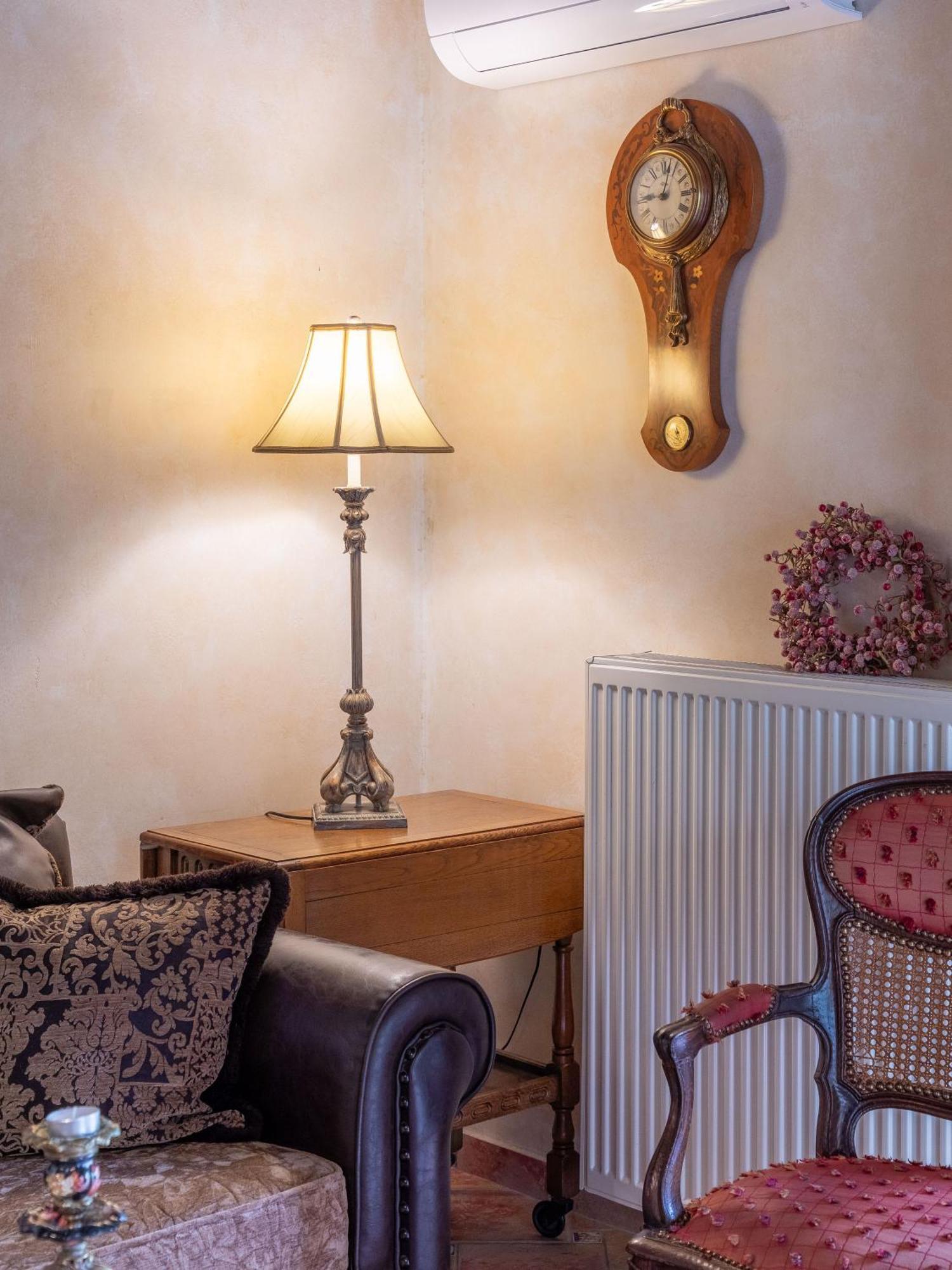 Ostra Menalon Luxury Suites Kardaras Номер фото
