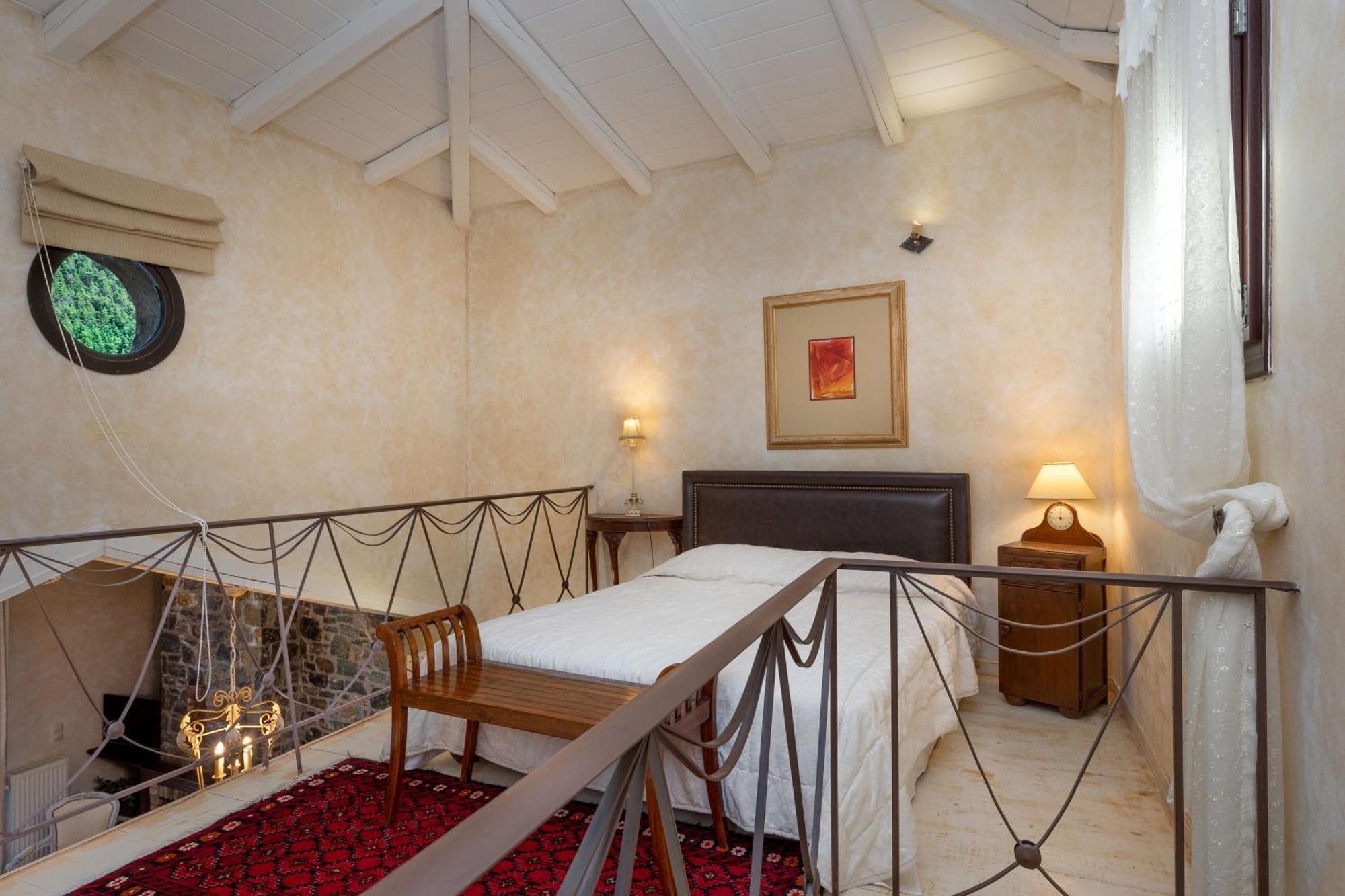 Ostra Menalon Luxury Suites Kardaras Номер фото
