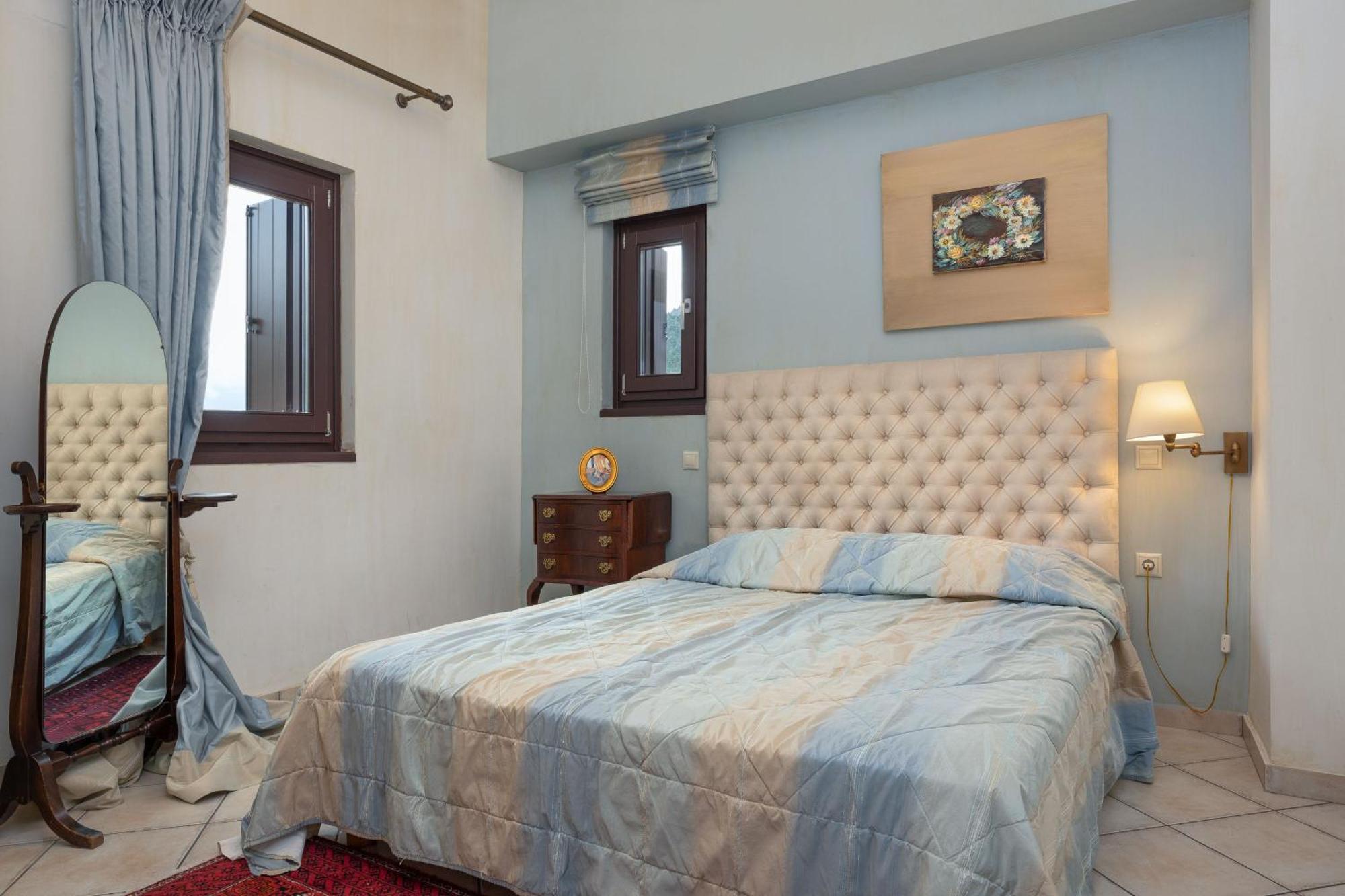 Ostra Menalon Luxury Suites Kardaras Номер фото