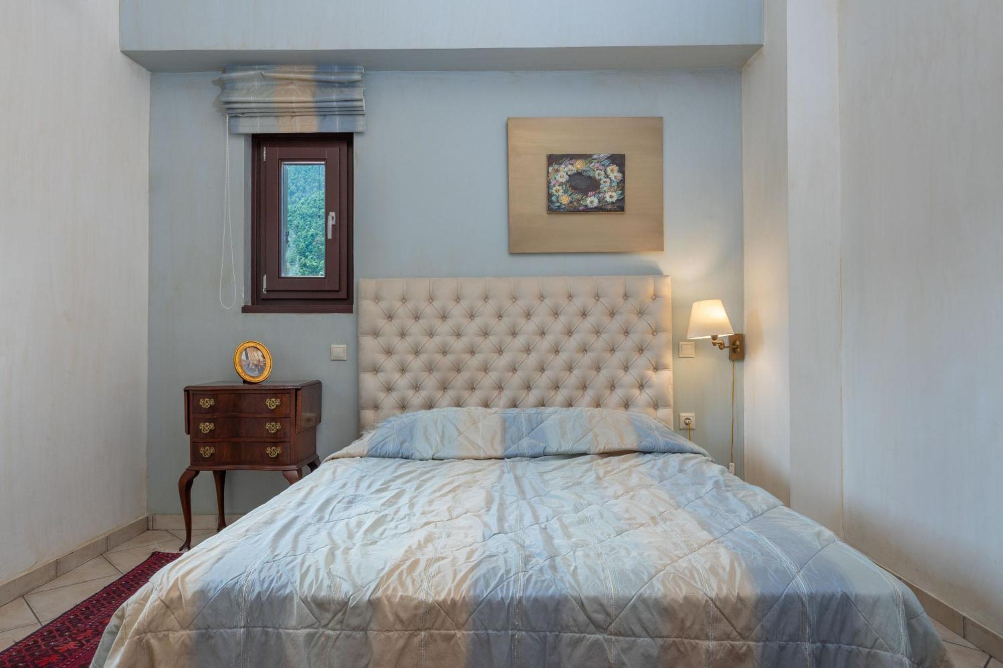 Ostra Menalon Luxury Suites Kardaras Номер фото