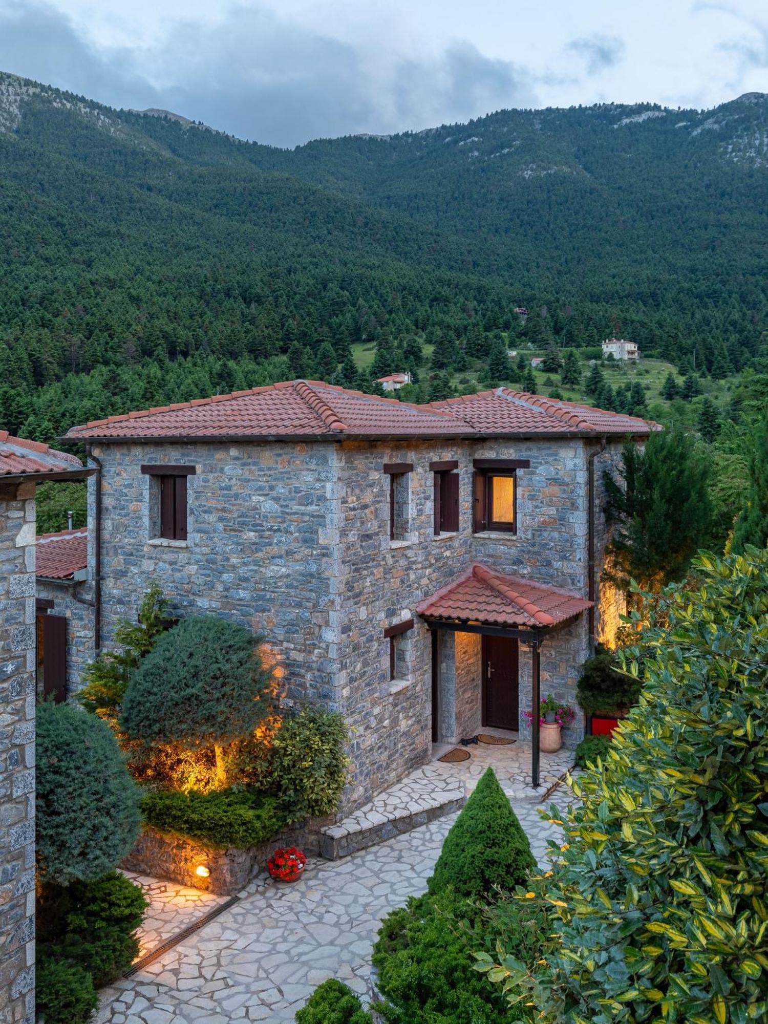 Ostra Menalon Luxury Suites Kardaras Экстерьер фото