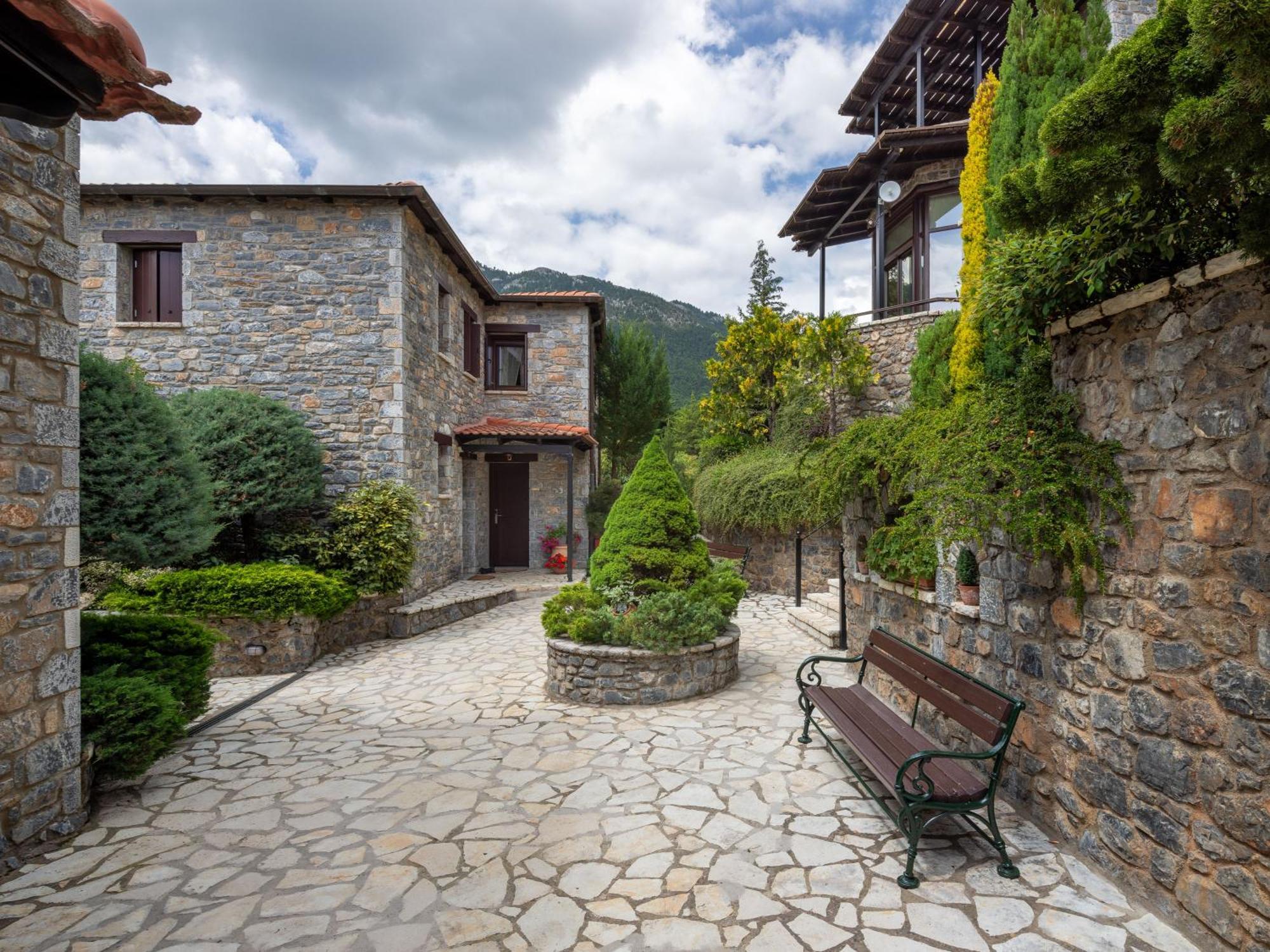 Ostra Menalon Luxury Suites Kardaras Экстерьер фото