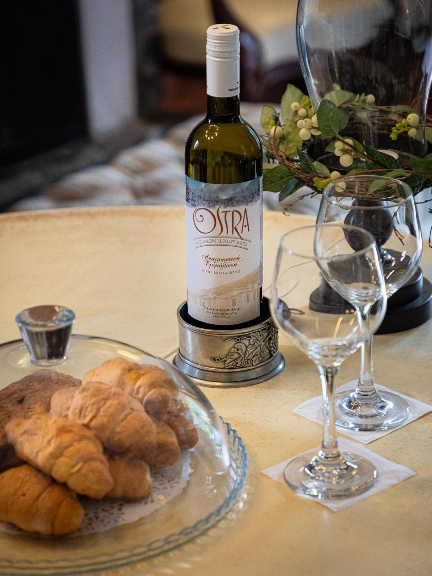 Ostra Menalon Luxury Suites Kardaras Экстерьер фото